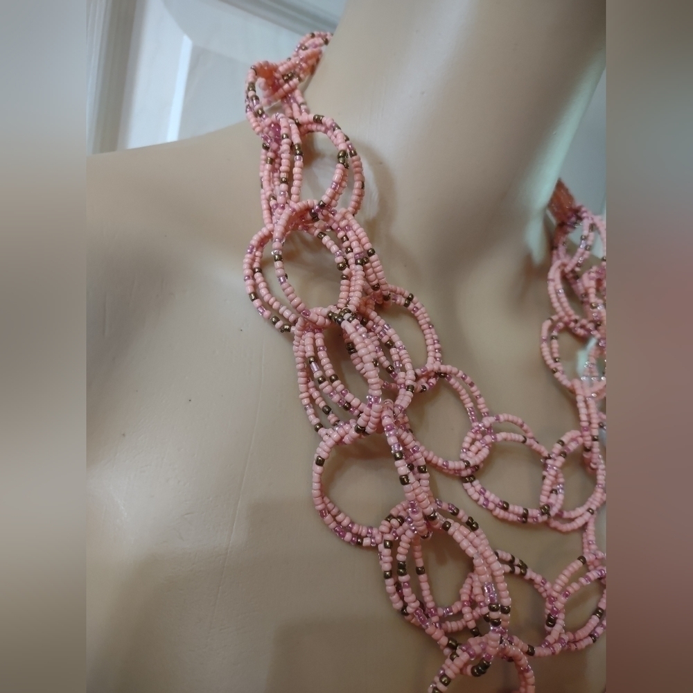 Pink women's beaded necklace and earrings set - Picture 2 of 5
